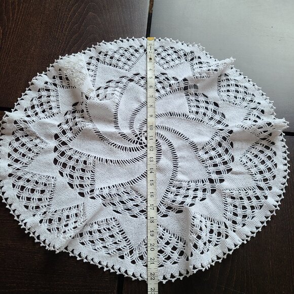 Large crochet doily. Coffee table tablecloth. Side table cover. - Picture 5 of 5
